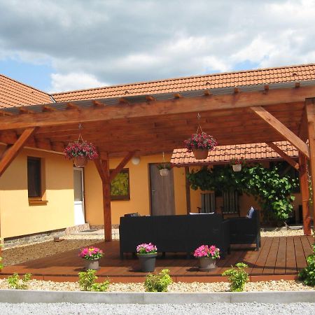 Apartmany Vcelka Hranice u Novych Hradu Ngoại thất bức ảnh