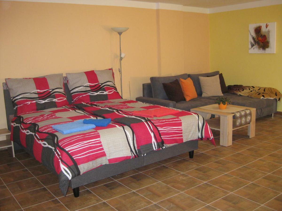 Apartmany Vcelka Hranice u Novych Hradu Ngoại thất bức ảnh