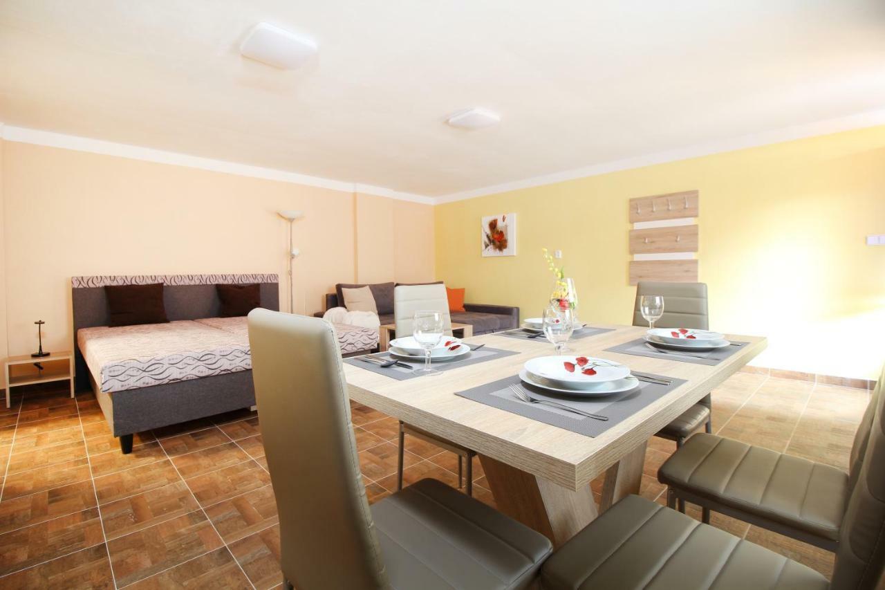 Apartmany Vcelka Hranice u Novych Hradu Ngoại thất bức ảnh